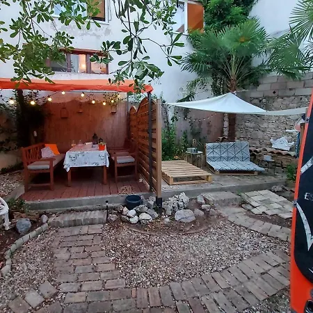 Authentic 2 Apartment Baška